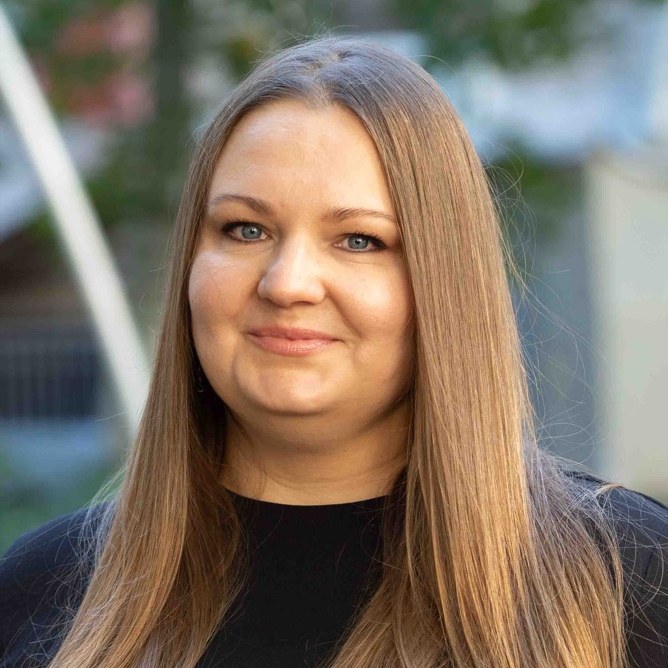 Елена Волжина